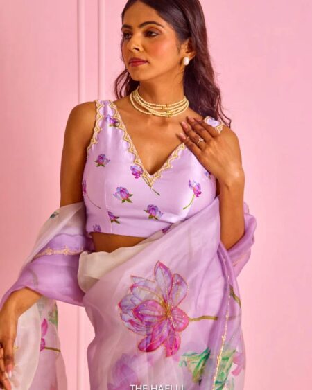 Women's Exquisite Lavender & White Organza Saree with Hand-Painted Lotus Floral Motifs & Gold Embellished Border – Complete with Matching Printed Blouse for Festive & Special Occasions